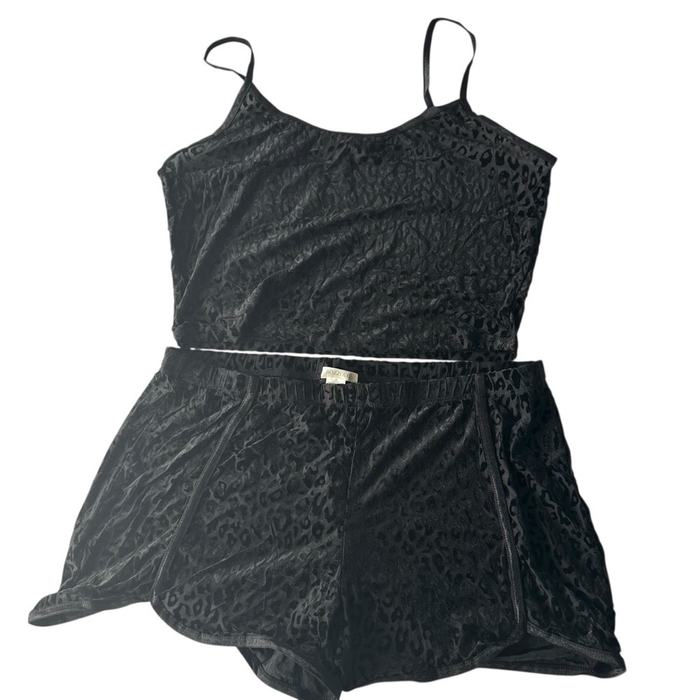Bozzolo Black Leopard Sleep Set 2X NWOT